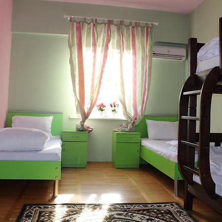 Herrmas Hostel Tbilisi Exterior foto