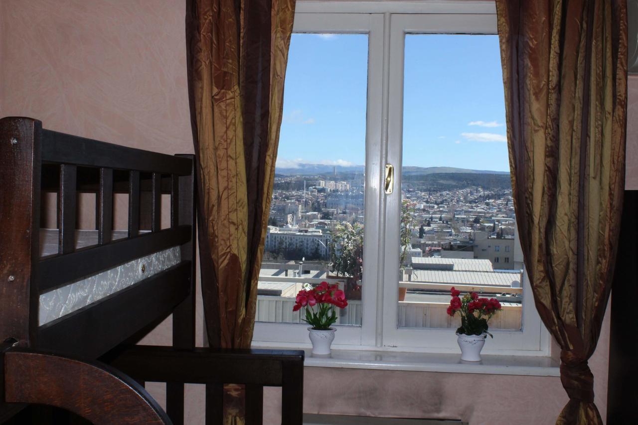 Herrmas Hostel Tbilisi Exterior foto