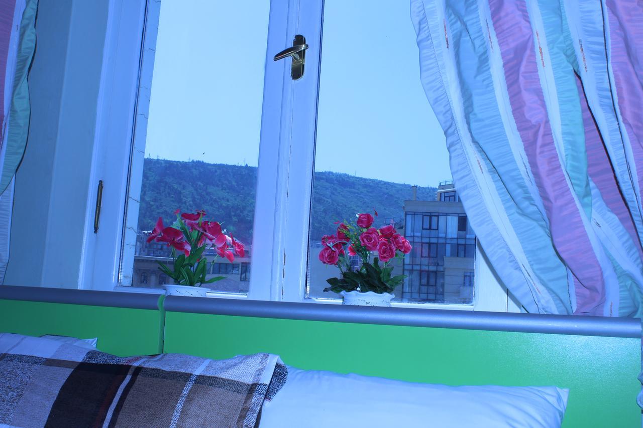 Herrmas Hostel Tbilisi Exterior foto